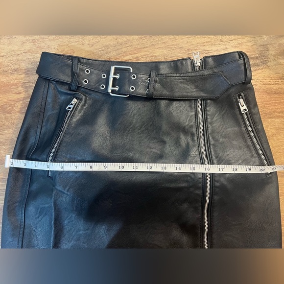 ✨NWT TOPSHOP FAUX‎ LEATHER SKIRT - SIZE 8✨ - Picture 9 of 10